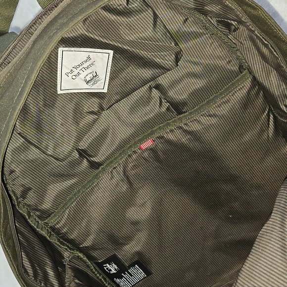 Herschel Supply Company Forest Green Backpack - Picture 6 of 7